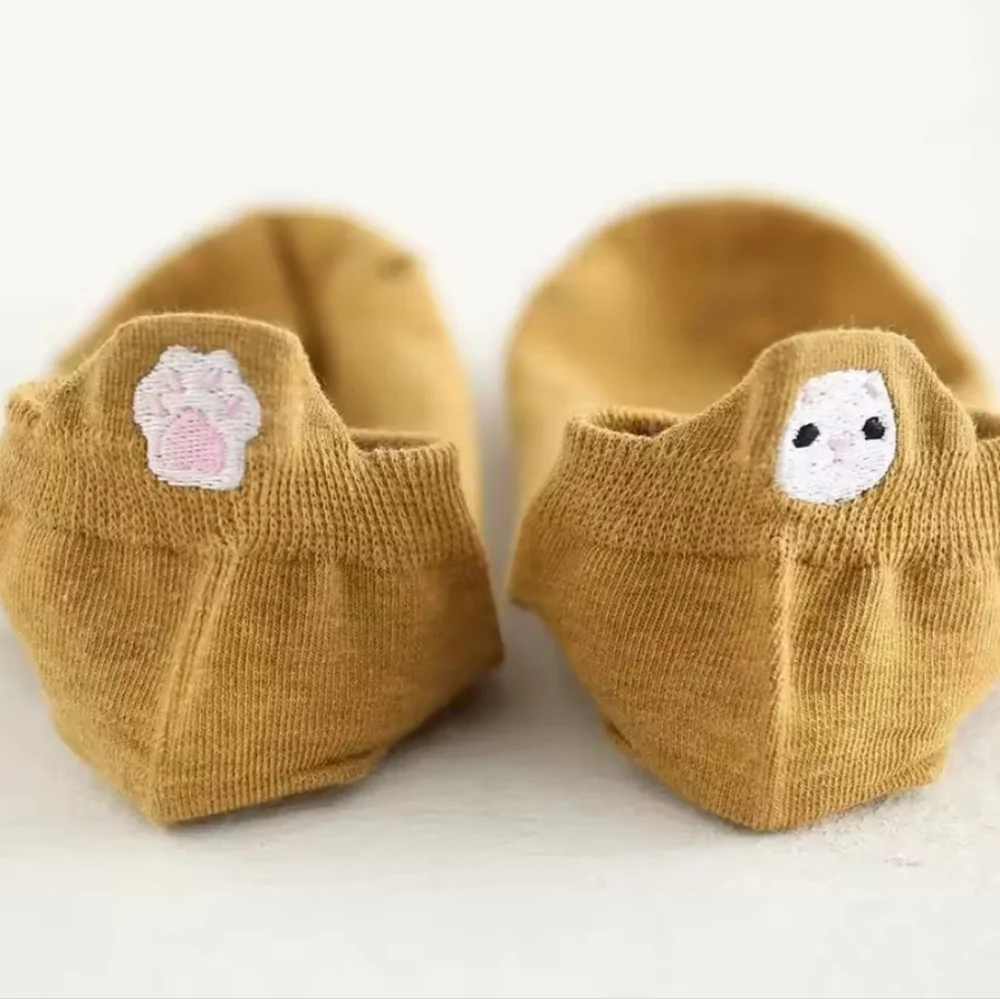 3/$35| Cute Mustard Ankle Socks with Bear Design - Picture 4 of 4